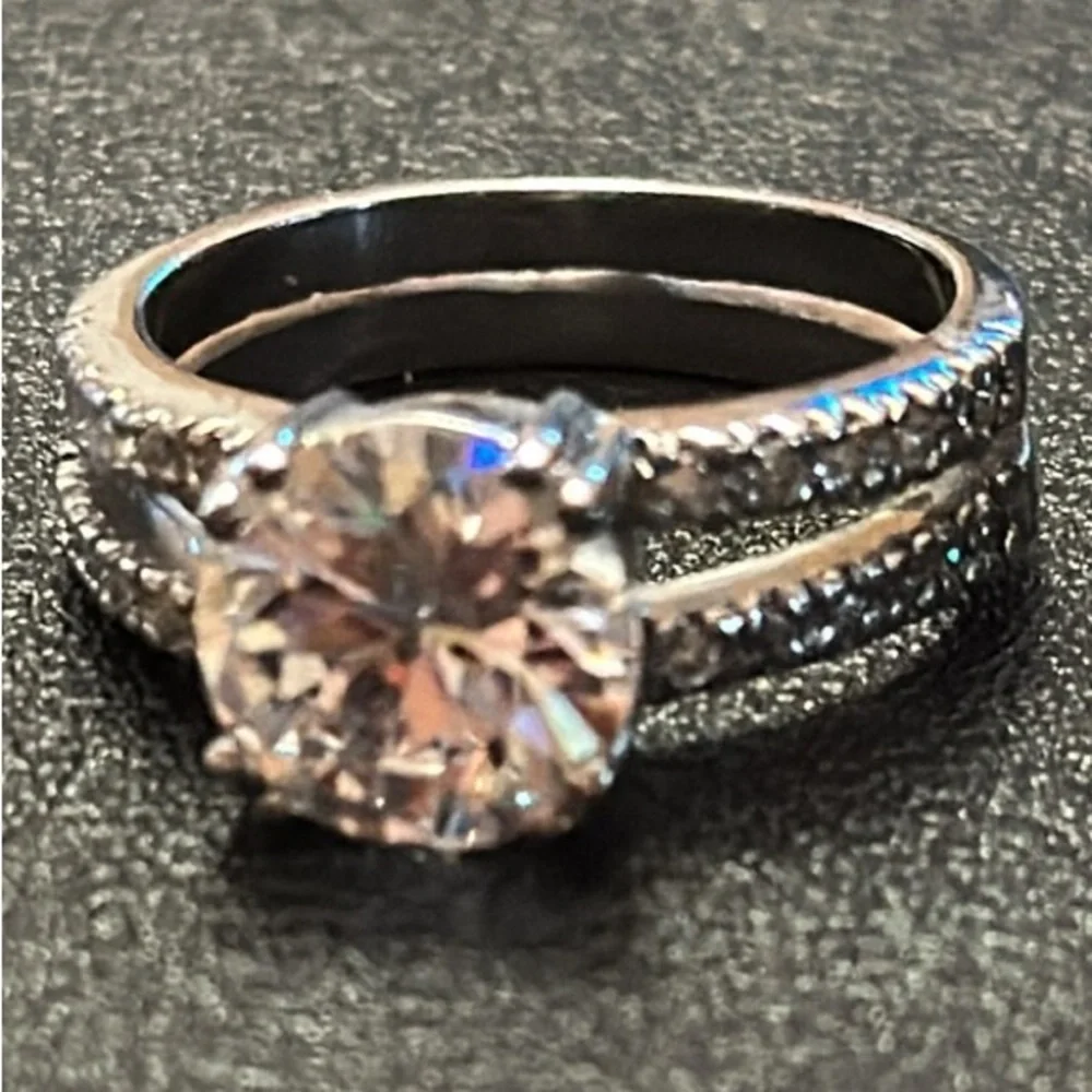 Round Turmaline With Rhodium Plated Silver-Tone Size 8.5 Ring